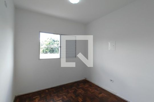 Quarto 1 de apartamento para alugar com 3 quartos, 75m² em Osvaldo Rezende, Uberlândia