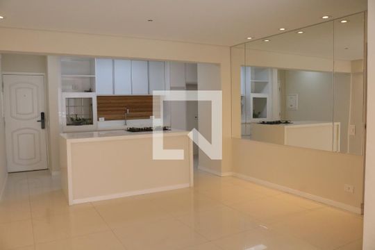 Sala de apartamento à venda com 3 quartos, 92m² em Vila Romana, São Paulo