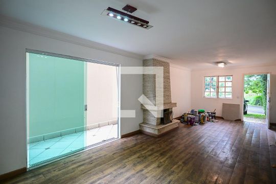 Sala de casa de condomínio para alugar com 3 quartos, 153m² em Jardim Rosa Maria, São Paulo