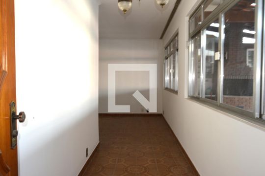 Sala de casa para alugar com 2 quartos, 273m² em Vila Campesina, Osasco
