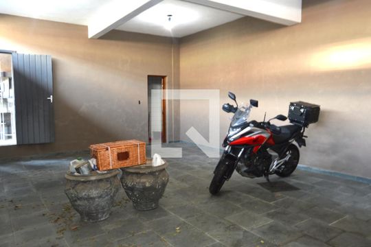 Garagem de casa para alugar com 2 quartos, 273m² em Vila Campesina, Osasco