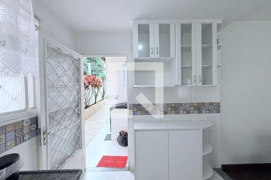Casa à venda com 3 quartos, 210m² em Castelo, Belo Horizonte