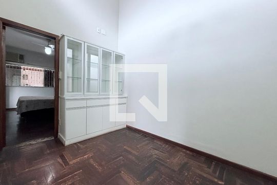 Casa à venda com 3 quartos, 210m² em Castelo, Belo Horizonte