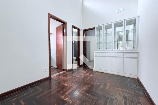 Casa à venda com 3 quartos, 210m² em Castelo, Belo Horizonte