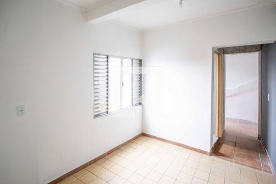 Casa para alugar com 1 quarto, 70m² em Cidade Júlia, São Paulo