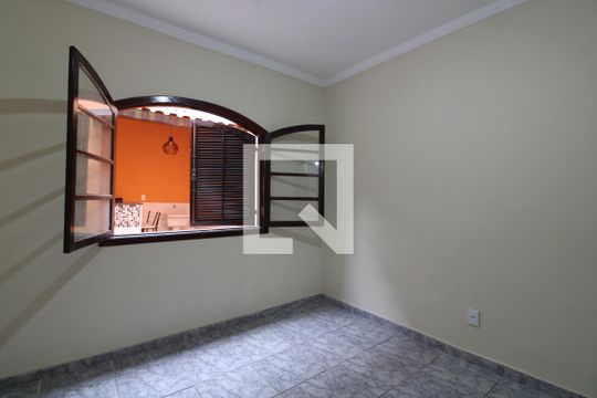 Quarto 2 casa 1 de casa para alugar com 4 quartos, 262m² em Jardim Danfer, São Paulo