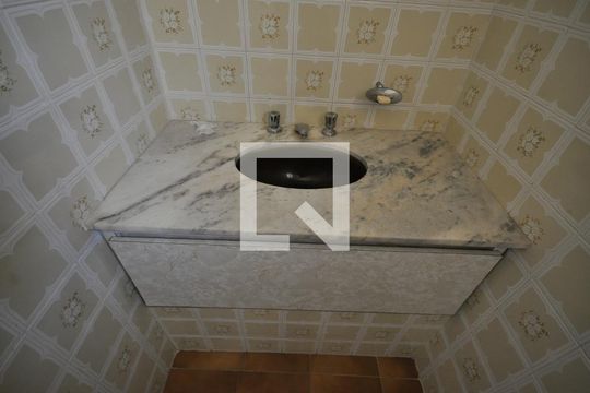 Banheiro do Quarto Suíte de casa à venda com 3 quartos, 126m² em Parque Casa de Pedra, São Paulo