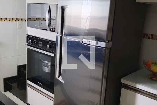 Cozinha de apartamento à venda com 2 quartos, 88m² em Cidade São Jorge, Santo André