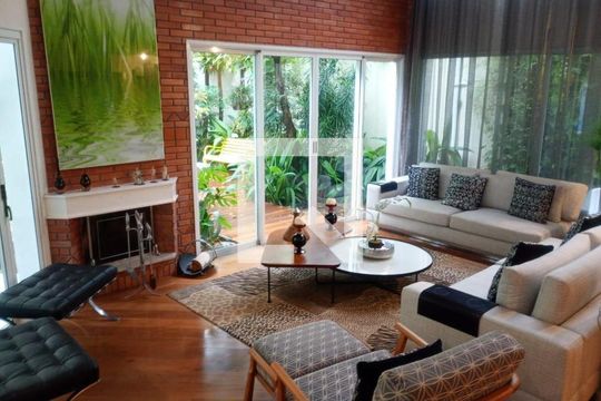 Casa à venda com 5 quartos, 900m² em Jardim Panorama, São Paulo