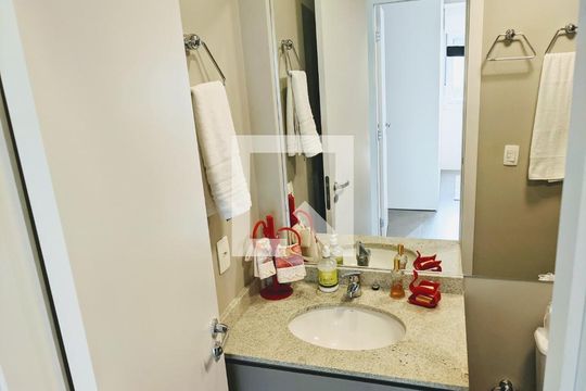 Banheiro 1 de apartamento para alugar com 2 quartos, 145m² em Glória, Porto Alegre