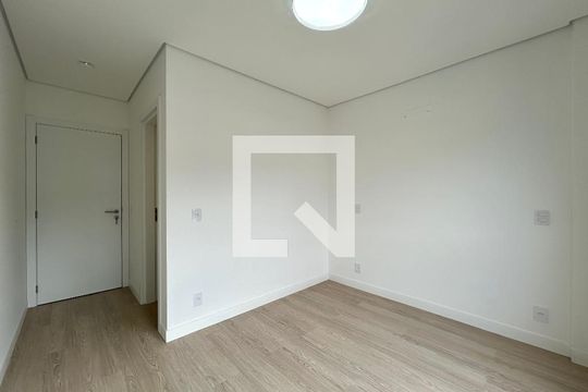 Suíte 1 de apartamento para alugar com 2 quartos, 85m² em Centro, Florianópolis