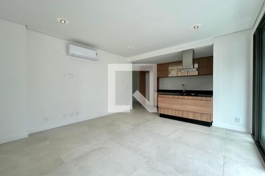Sala  de apartamento para alugar com 2 quartos, 85m² em Centro, Florianópolis