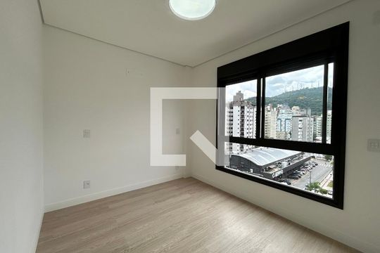 Suíte 1 de apartamento para alugar com 2 quartos, 85m² em Centro, Florianópolis