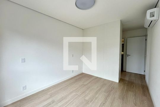 Suíte 2 de apartamento para alugar com 2 quartos, 85m² em Centro, Florianópolis
