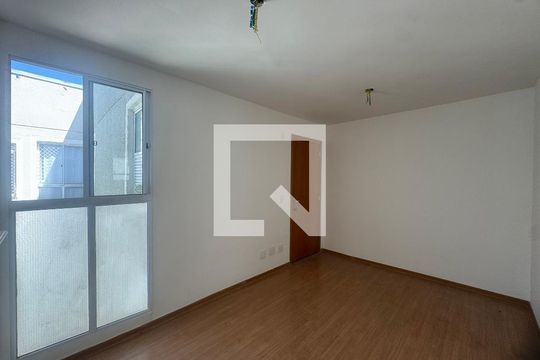 Sala de apartamento para alugar com 2 quartos, 38m² em Jardim Hanna, Guarulhos