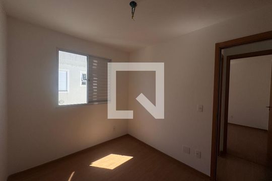 Quarto 2 de apartamento para alugar com 2 quartos, 38m² em Jardim Hanna, Guarulhos