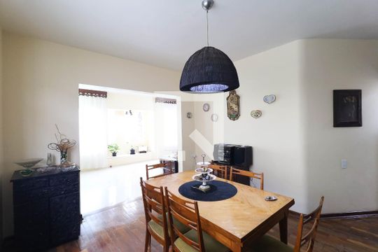 Casa à venda com 4 quartos, 284m² em Tucuruvi, São Paulo