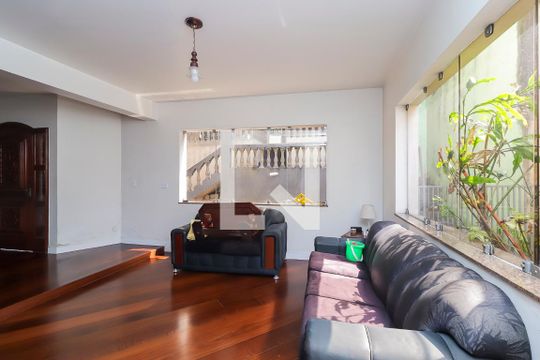 Antessala de casa à venda com 5 quartos, 672m² em Cidade Líder, São Paulo