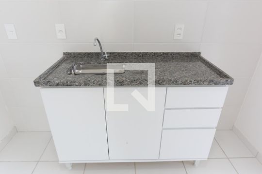 Sala / Cozinha / Pia de apartamento para alugar com 2 quartos, 35m² em Itaquera, São Paulo
