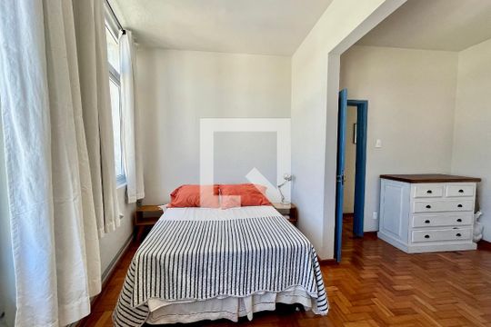 Quarto 1 de apartamento à venda com 4 quartos, 130m² em Copacabana, Rio de Janeiro