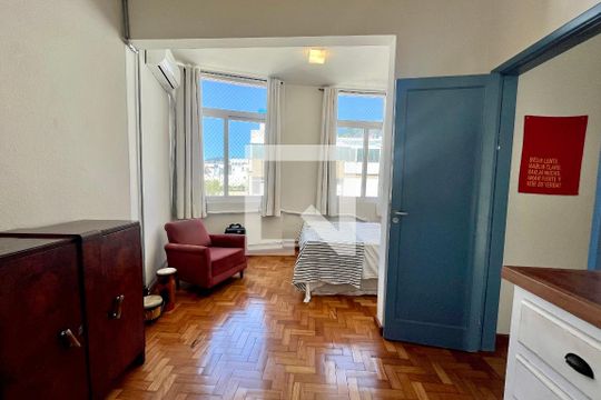 Quarto 1 de apartamento à venda com 4 quartos, 130m² em Copacabana, Rio de Janeiro