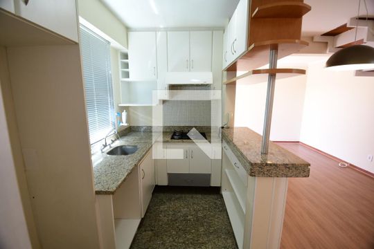 Sala/Cozinha de apartamento para alugar com 1 quarto, 62m² em Cambuí, Campinas