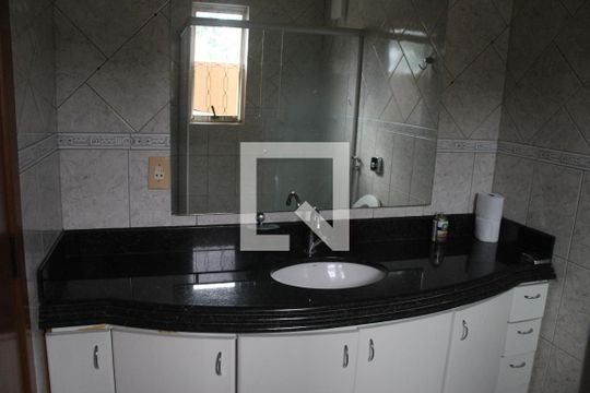 Detalhe do Banheiro da Suite de casa para alugar com 4 quartos, 240m² em Vila Alto da Gloria, Goiânia