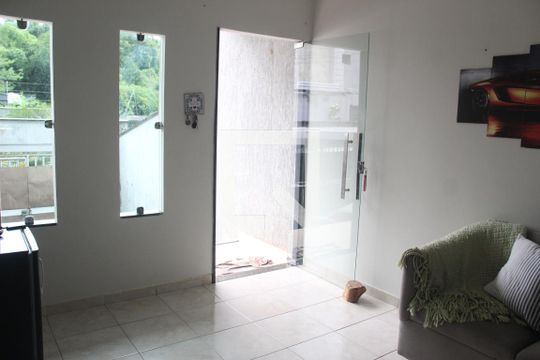Sala de casa para alugar com 4 quartos, 240m² em Vila Alto da Gloria, Goiânia