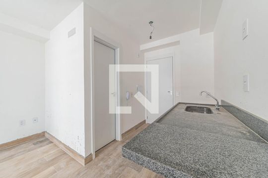 Cozinha de kitnet/studio para alugar com 1 quarto, 24m² em Vila Cordeiro, São Paulo