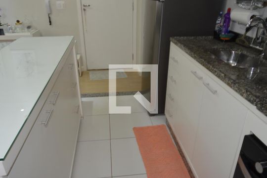 Cozinha de apartamento à venda com 2 quartos, 47m² em Santa Maria, Osasco