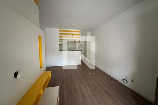 Sala de apartamento à venda com 3 quartos, 80m² em Jardim Esperança, Barueri