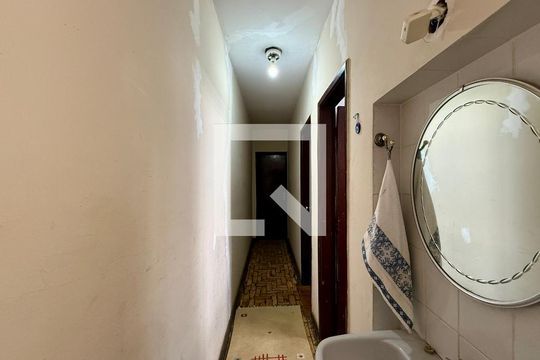 Corredor Quartos  de casa à venda com 4 quartos, 170m² em Nova Piraju, São Paulo