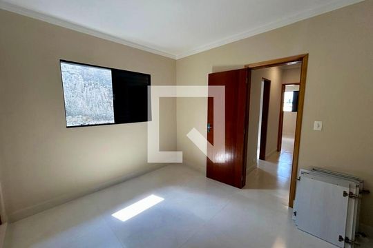 Quarto 2 de casa à venda com 3 quartos, 134m² em Jardim São Jorge, Guarulhos