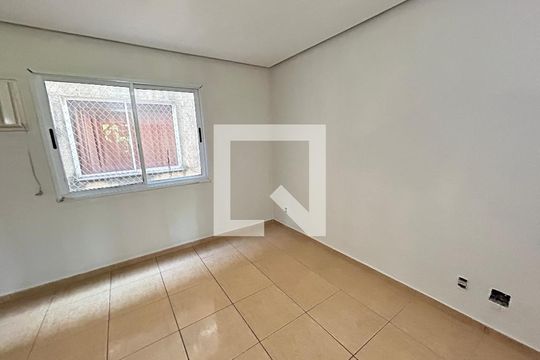 Quarto 2 de casa de condomínio para alugar com 2 quartos, 80m² em Praça Seca, Rio de Janeiro