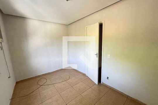 Quarto 1 de casa de condomínio para alugar com 2 quartos, 80m² em Praça Seca, Rio de Janeiro