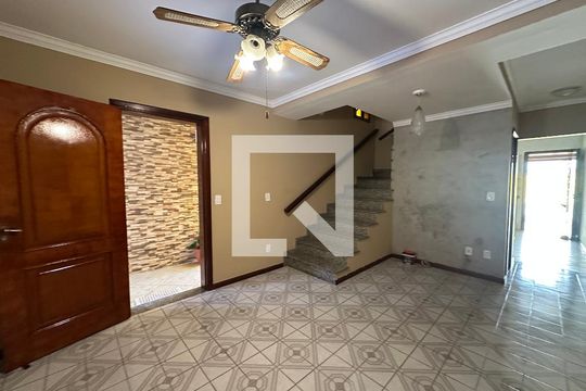Sala de casa à venda com 2 quartos, 155m² em Nova Aldeinha, Barueri