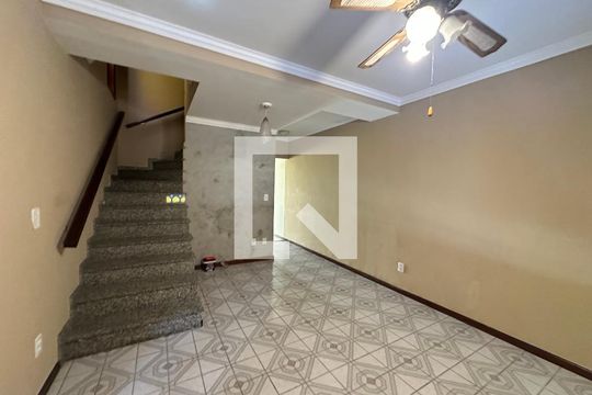 Sala de casa à venda com 2 quartos, 155m² em Nova Aldeinha, Barueri