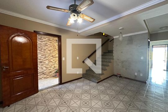 Sala de casa à venda com 2 quartos, 155m² em Nova Aldeinha, Barueri