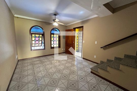Sala de casa à venda com 2 quartos, 155m² em Nova Aldeinha, Barueri