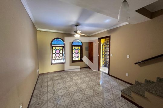 Sala de casa à venda com 2 quartos, 155m² em Nova Aldeinha, Barueri