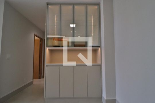 Sala de apartamento para alugar com 2 quartos, 86m² em Jardim Sul, Uberlândia