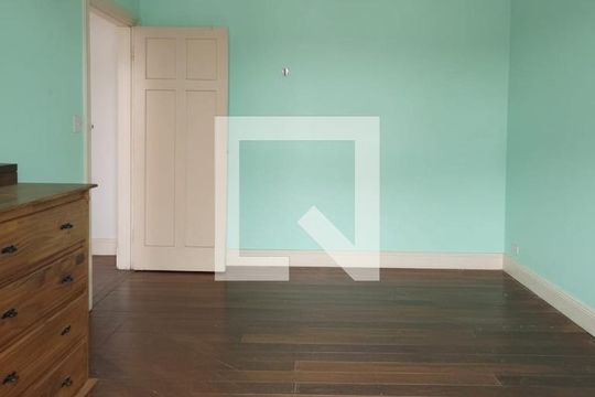 Quarto de casa para alugar com 5 quartos, 200m² em Ipiranga, São Paulo