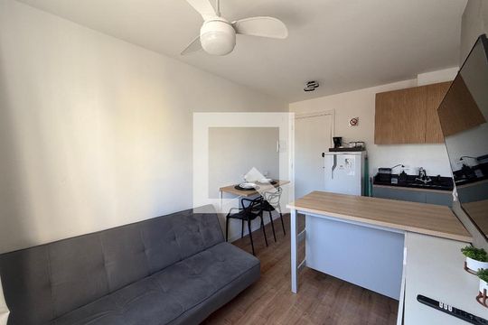 Sala de kitnet/studio para alugar com 1 quarto, 26m² em República, São Paulo