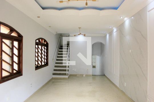 Sala de casa para alugar com 5 quartos, 278m² em Jardim Zaira, Guarulhos