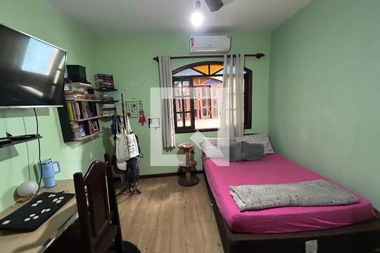 Quarto 2 de casa à venda com 3 quartos, 133m² em Encantado, Rio de Janeiro