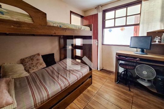 Quarto 1 de casa à venda com 3 quartos, 85m² em Sapê, Niterói