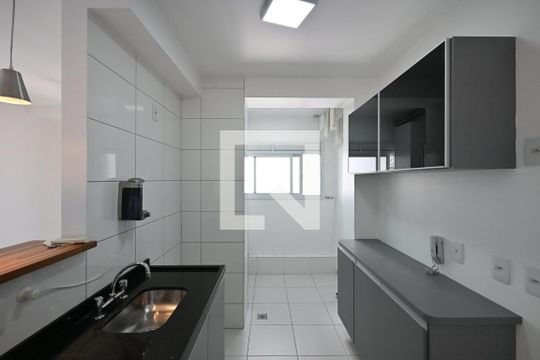 Cozinha de apartamento para alugar com 2 quartos, 54m² em Vila Andrade, São Paulo