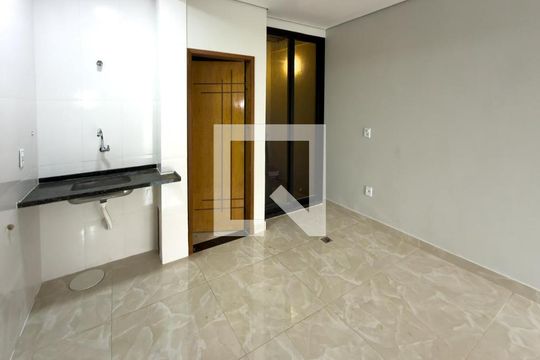 Sala de kitnet/studio para alugar com 1 quarto, 34m² em Guará, Brasília