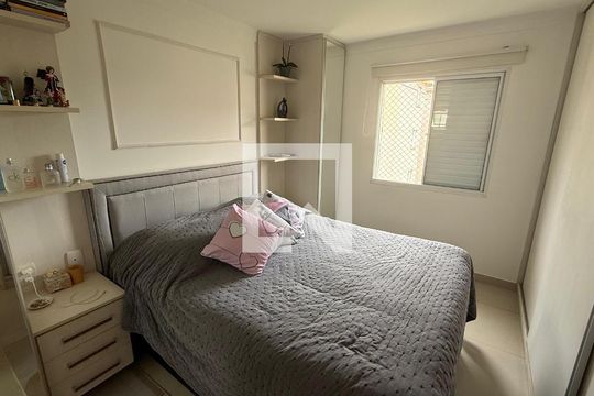 Quarto de apartamento à venda com 3 quartos, 82m² em Loteamento Center Santa Genebra, Campinas