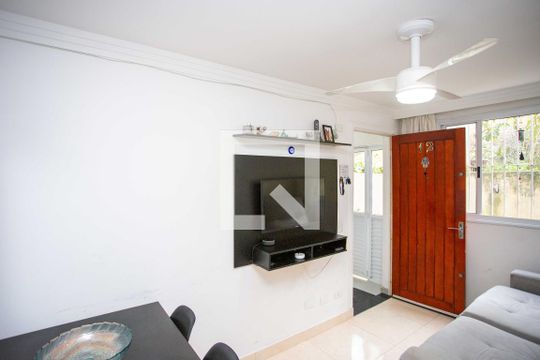 Apartamento à venda com 2 quartos, 44m² em Campanário, Diadema